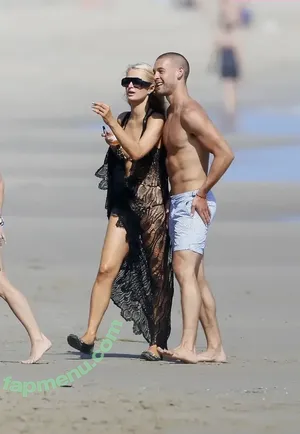 Paris Hilton / parishilton nude photo #2324