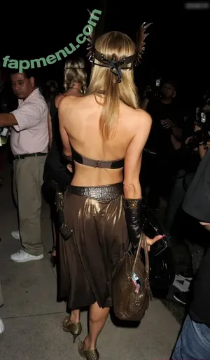 Paris Hilton / parishilton nude photo #2333