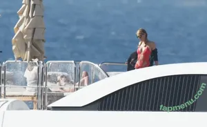 Paris Hilton / parishilton nude photo #2357