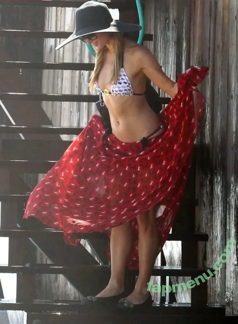 Paris Hilton nude photo #2280 (parishilton)