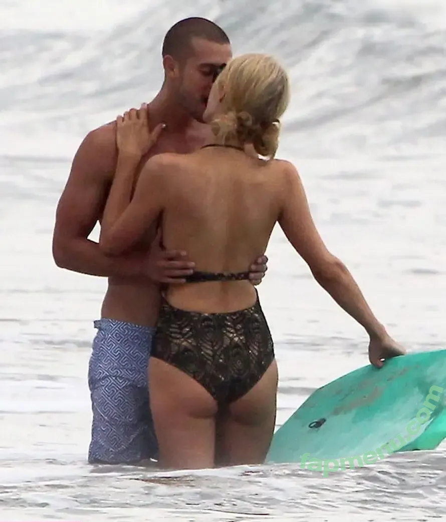 Paris Hilton nude photo #2302 (parishilton)