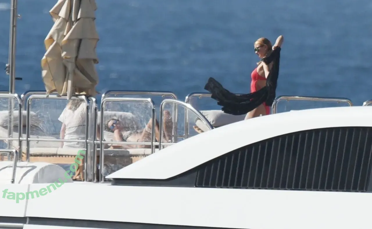 Paris Hilton nude photo #2352 (parishilton)