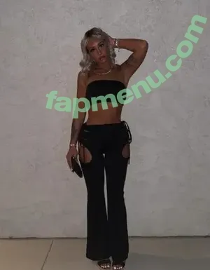  nude photo #0002