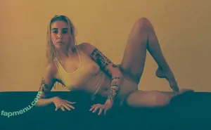  nude photo #0005