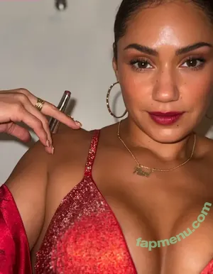 Pearl Gonzalez / pearlgonzalez nude photo #0001