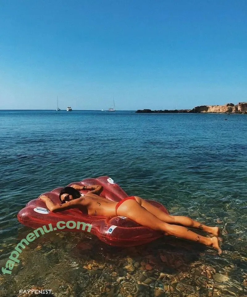 Peggy Gou nude photo #0081 (peggygou_)