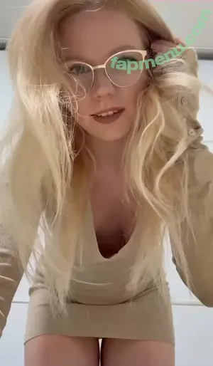  nude photo #0002