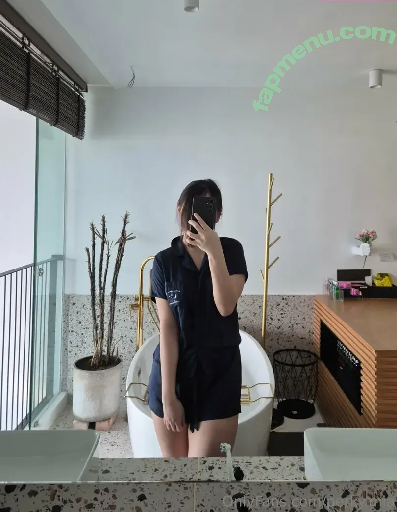 perky.mia nude photo #0029 (perky.mia)
