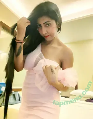 perkybong / perky.bong nude photo #0001