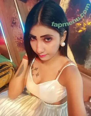 perkybong / perky.bong nude photo #0002