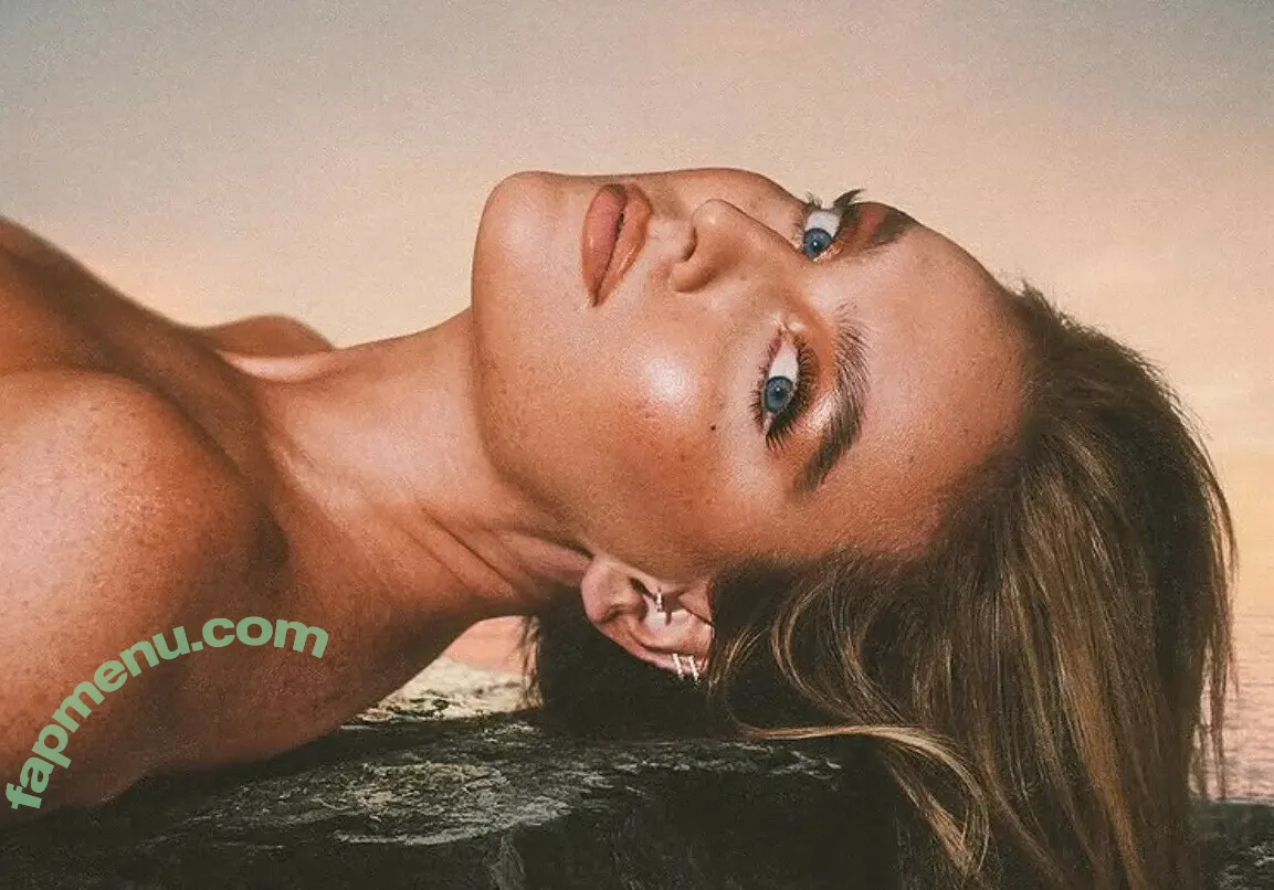Perrie Edwards nude photo #0445 (perrieedwards)