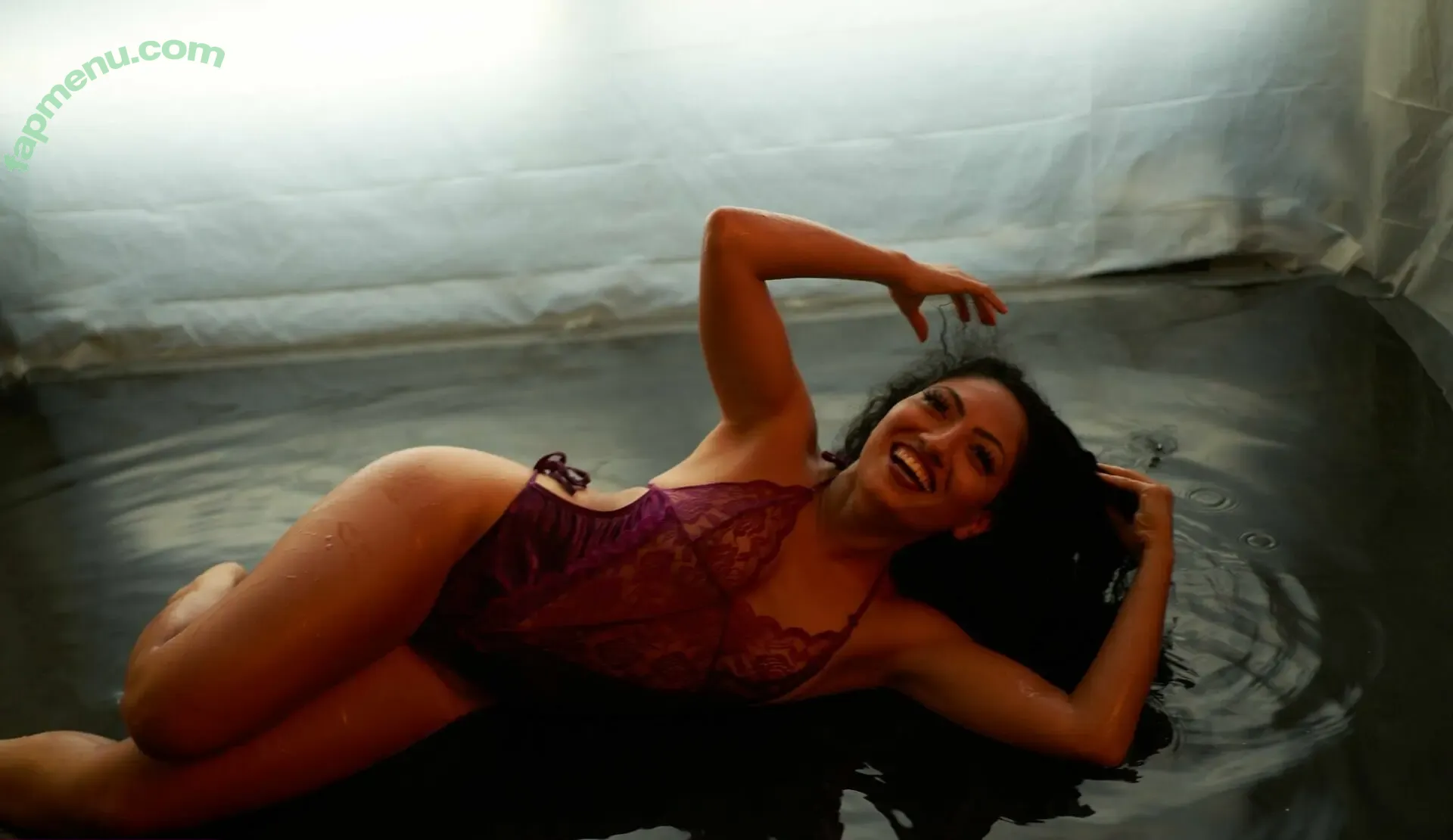 persianskater nude photo #0008 (Bayan)