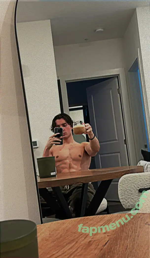 petervigilante nude photo #0006 (petervigilante)
