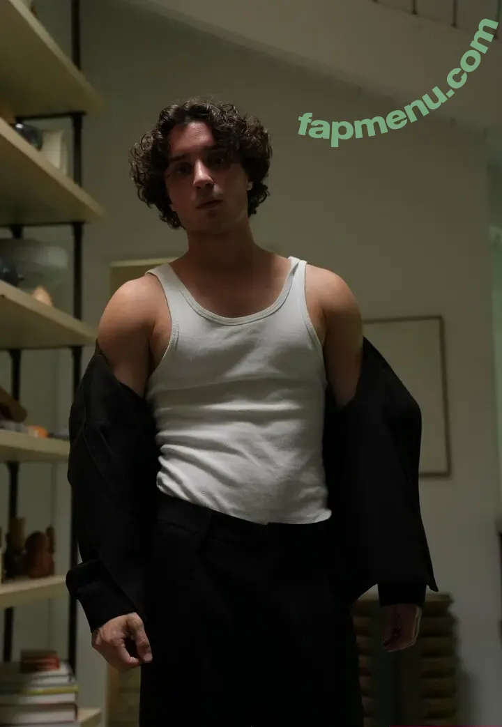 petervigilante nude photo #0001 (petervigilante)