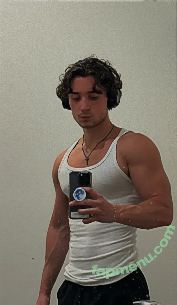 petervigilante nude photo #0013 (petervigilante)