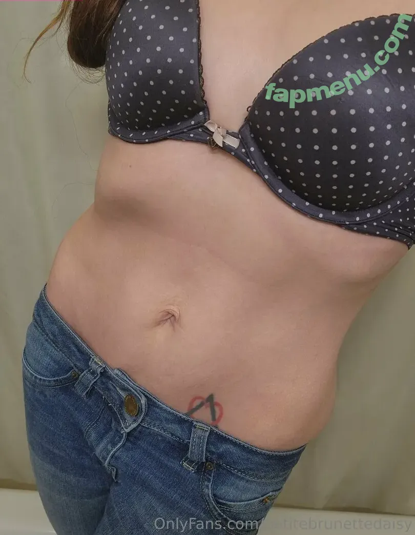 petiteblondedaisy nude photo #0010 (petite_bl0ndei99)
