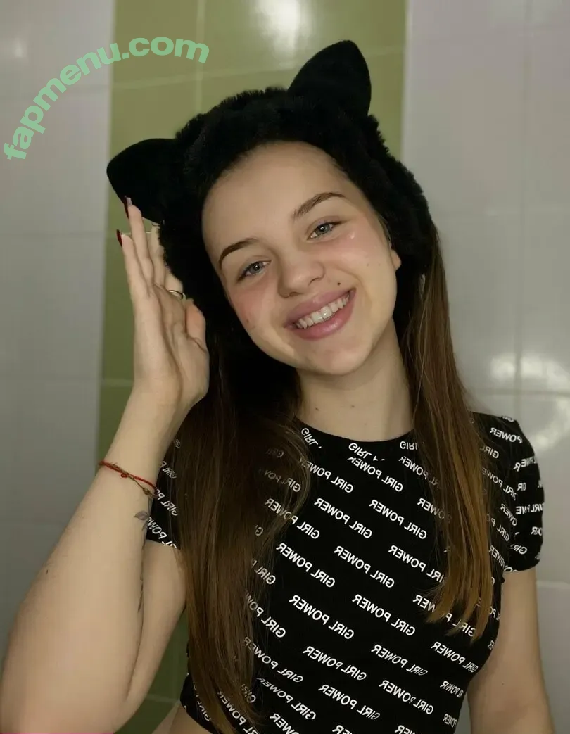 petitemimiuwu nude photo #0027 (petitemimiuwu)