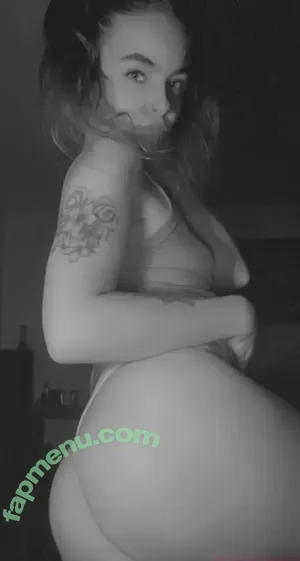 petitenellie / its_petite.elli nude photo #0018