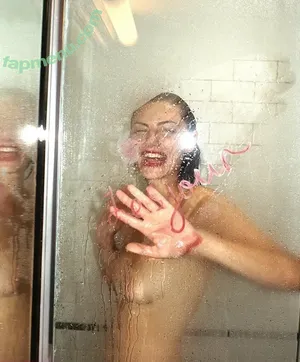 Phoebe Tonkin / phoebejtonkin nude photo #0447