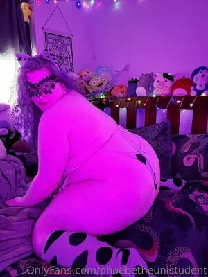 phoebetheunistudent / unironicfeminism nude photo #0160