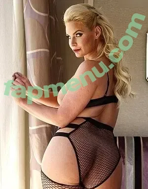 Phoenix Marie / phoenixmarie / phxsquaron / pmarizzle nude photo #0303