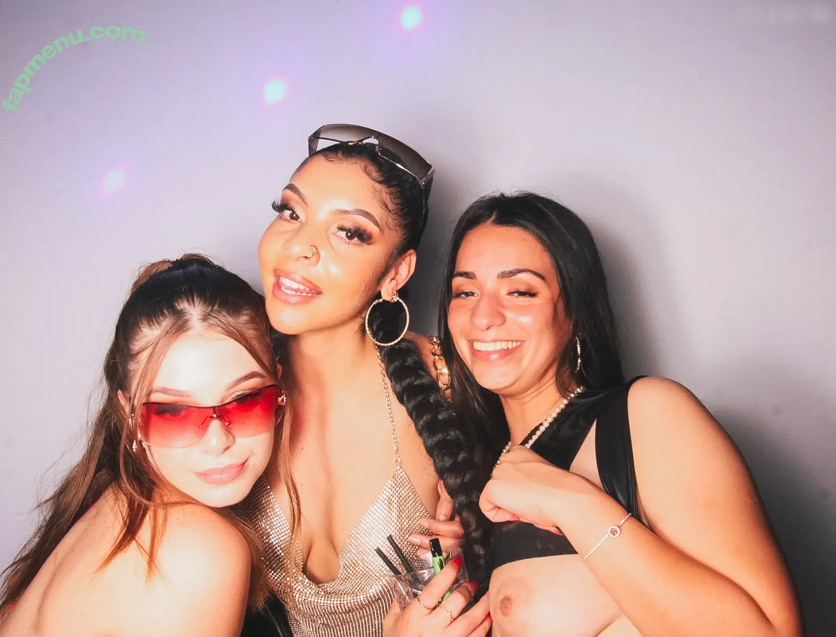 Photobox Flashes nude photo #0170 (Photobox Flashes)