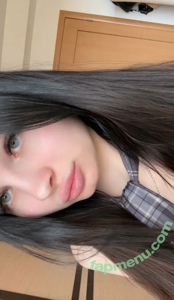 pikku.milana nude photo #0007 (pikku.milana)