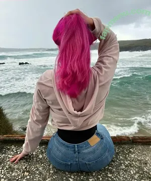 pinkcharlotte / pinkkcharlottee nude photo #0001