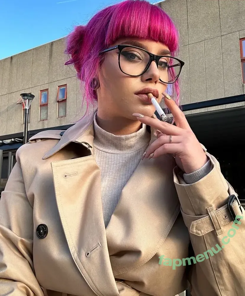 pinkcharlotte nude photo #0003 (pinkkcharlottee)