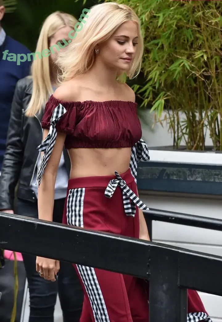 Pixie Lott nude photo #0563 (pixielott)