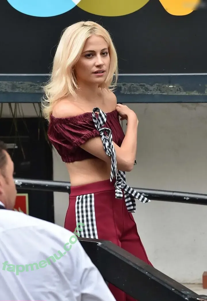Pixie Lott nude photo #0572 (pixielott)