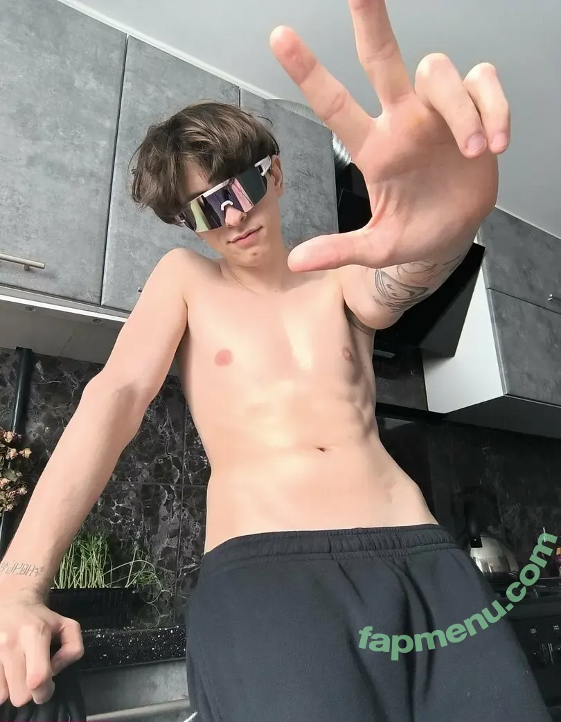 pobogu nude photo #0007 (pobogu.bojane)