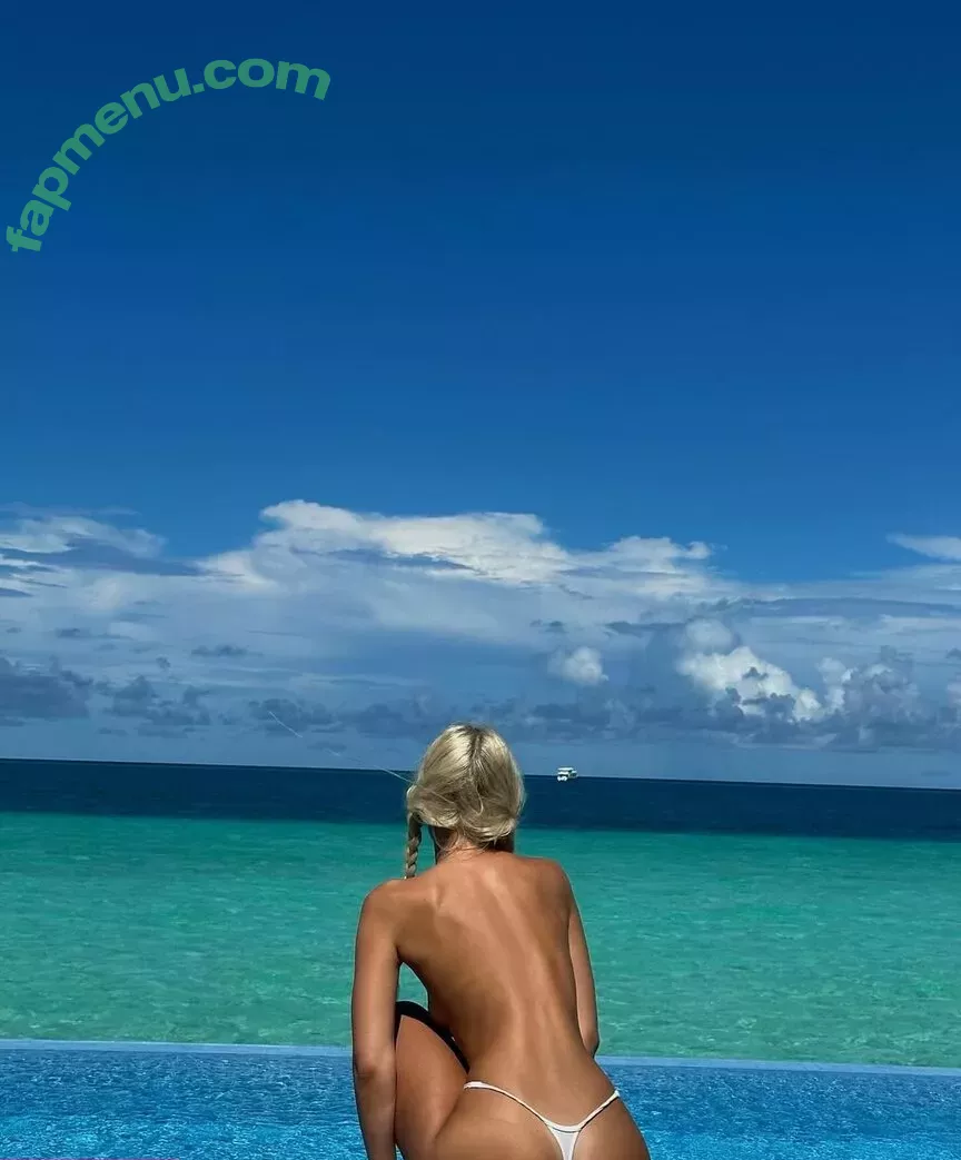 Polina Malinovskaya nude photo #1459 (polinamalinovskaya)