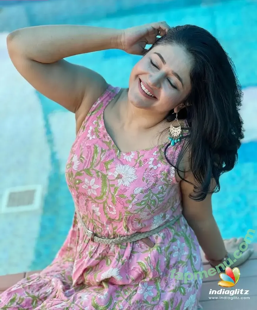 Poonam Bajwa nude photo #0016 (Poonam Bajwa)