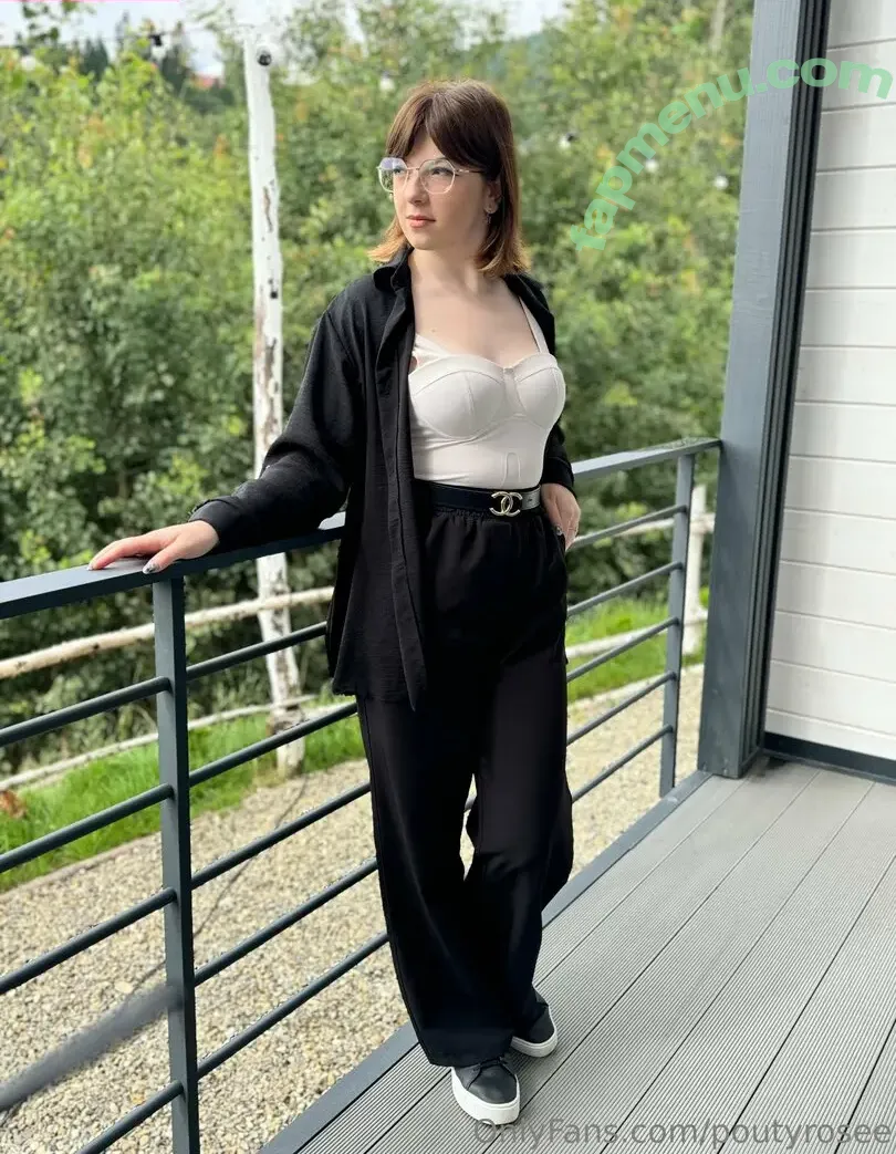 poutyrosee nude photo #0018 (pouty__official)