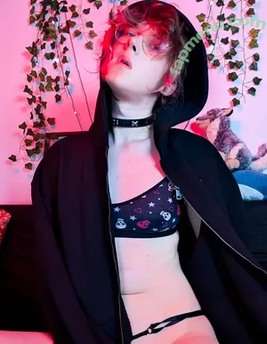 ppyremi / puppremi nude photo #0003