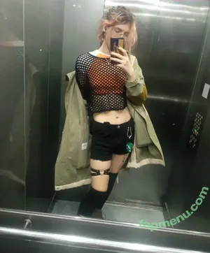 ppyremi / puppremi nude photo #0009