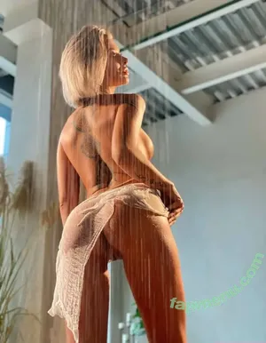  nude photo #0005
