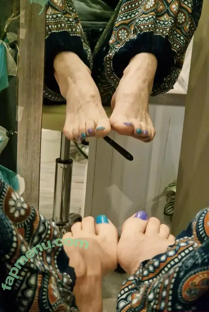prettyfeetartvilla nude photo #0012 (prettyfeetartvilla)