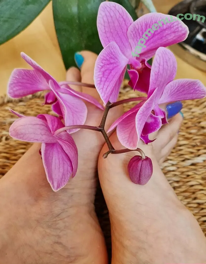 prettyfeetartvilla nude photo #0016 (prettyfeetartvilla)