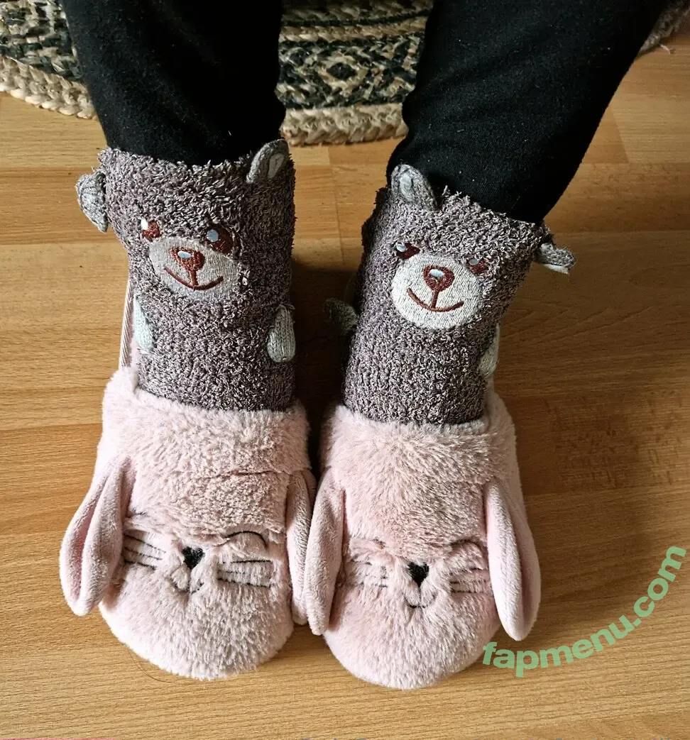 prettyfeetartvilla nude photo #0042 (prettyfeetartvilla)