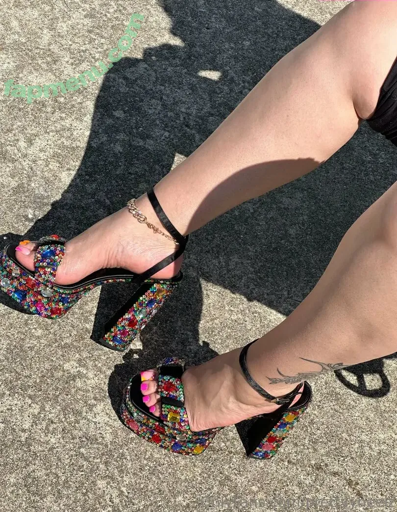 prettyyheelz nude photo #0010 (prettyyheelz)