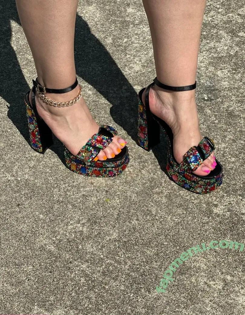prettyyheelz nude photo #0011 (prettyyheelz)