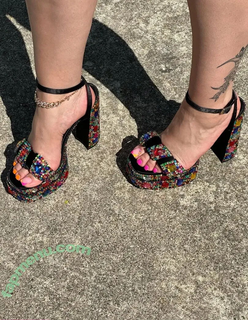 prettyyheelz nude photo #0017 (prettyyheelz)