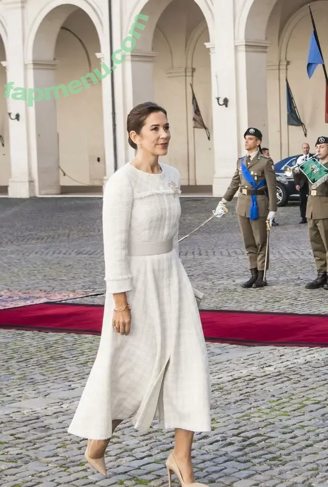 Princess Mary nude photo #0980 (maryyberrymentoss / princesslilmary)