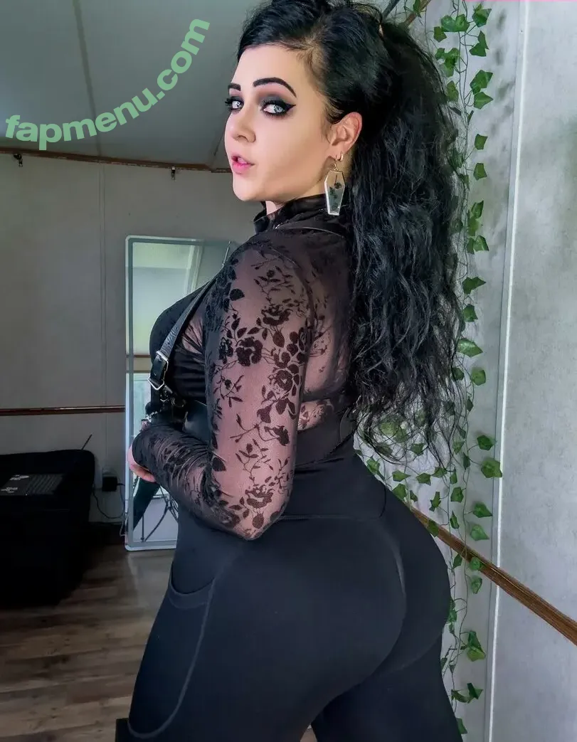 Princessgothicbean nude photo #0014 (flickmybeann)