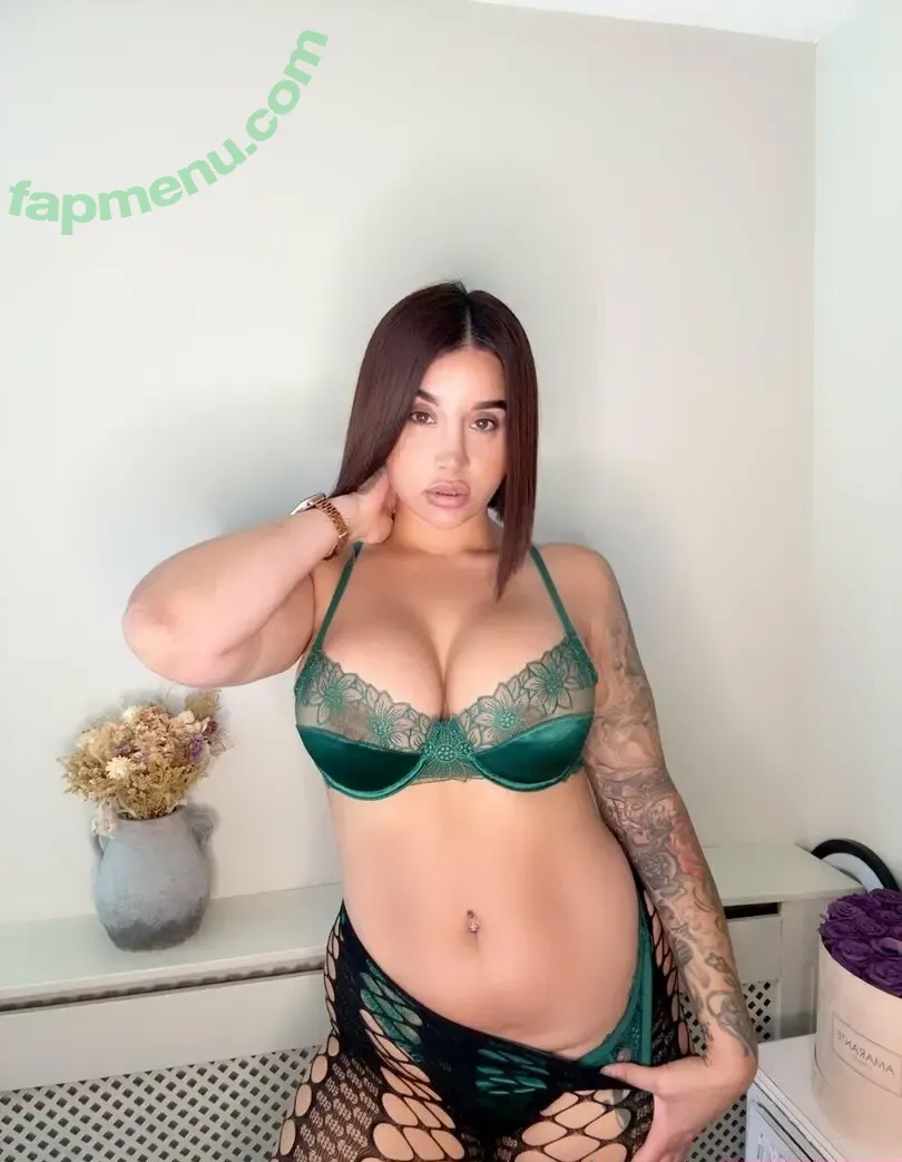 priya_y nude photo #0033 (priya_y)