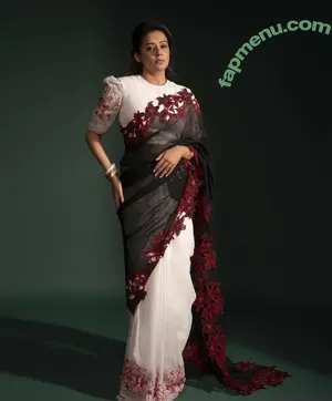 Priyamani / pillumani nude photo #0034