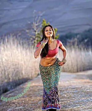 Priyamani / pillumani nude photo #0037