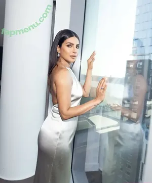 Priyanka Chopra / officialsherlynchopra / priyankachopra nude photo #0208